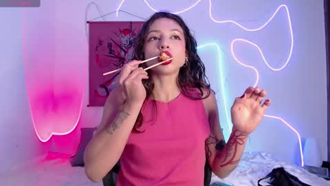 Lizza Scott online show from December 18, 2024, 2:10 am