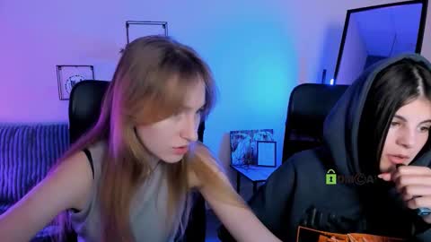 lizzie_boom online show from October 3, 2025, 12:57 pm