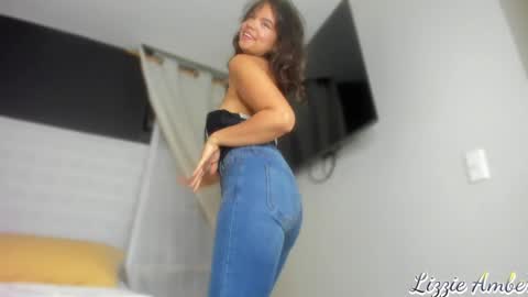 lizzieamber online show from December 28, 2024, 8:26 am