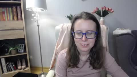 Lizzy online show from March 9, 2026, 5:22 am