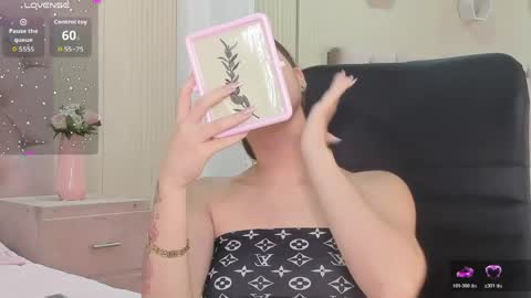 Lizzy Rossie online show from May 25, 2026, 9:43 pm