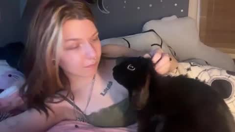 lizzybunny online show from January 22, 2025, 4:55 pm