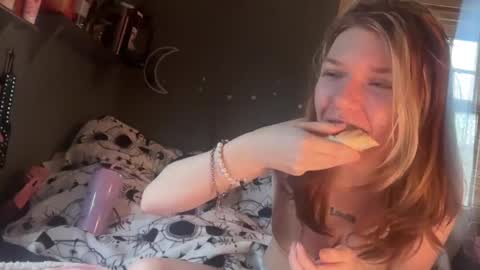 lizzybunny online show from January 29, 2025, 2:00 pm