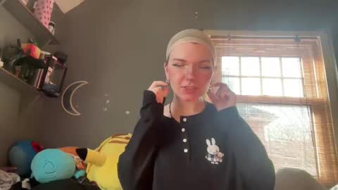 lizzybunny online show from February 19, 2025, 2:01 pm