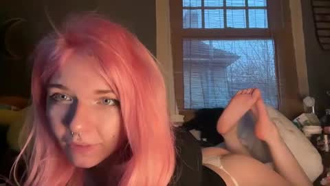lizzybunny online show from February 19, 2025, 5:06 pm