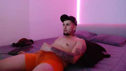 lliamm 2 online show from February 8, 2025, 1:11 am