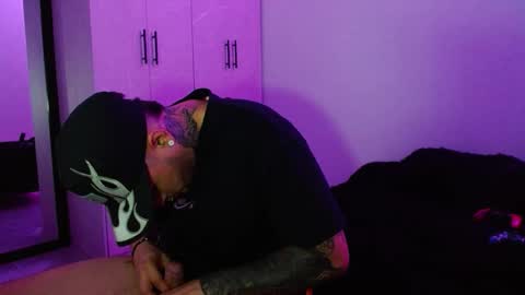 lliamm 2 online show from February 14, 2026, 6:43 am