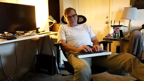 Snapshot of lngdickdaddy chatting on September 12, 2025, 10:32 pm LongDick Daddy online show from September 12, 2025, 10:32 pm