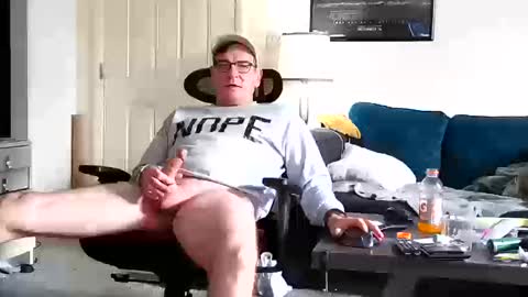 Snapshot of lngdickdaddy chatting on October 15, 2025, 3:45 pm LongDick Daddy online show from October 15, 2025, 3:45 pm