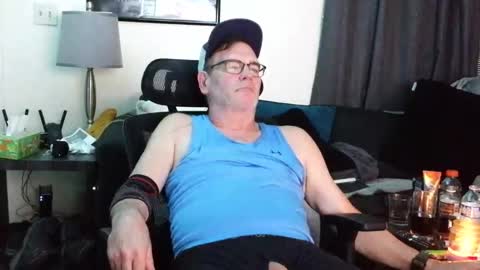 Snapshot of lngdickdaddy chatting on October 18, 2025, 1:41 am LongDick Daddy online show from October 18, 2025, 1:41 am