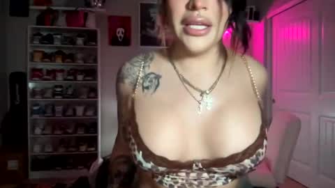 lo_cakez online show from December 27, 2024, 7:18 am