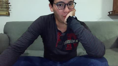 Lobo online show from February 25, 2025, 1:41 am