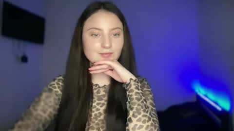 locaalis1 online show from November 4, 2025, 4:28 pm