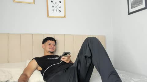 Snapshot of logan_9_ chatting on May 18, 2026, 5:13 am logan online show from May 18, 2026, 5:13 am
