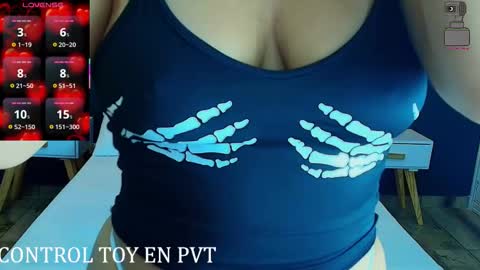 Logan and Chloe online show from November 29, 2025, 12:08 pm