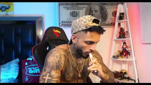 logan_hugh8 online show from February 24, 2025, 10:26 am