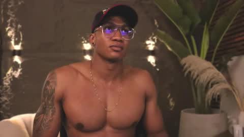 logan_varela online show from February 18, 2025, 11:41 pm