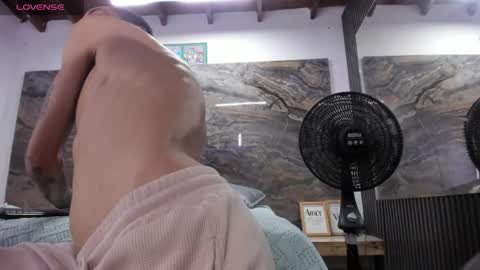 Snapshot of logan_wollff chatting on June 14, 2026, 2:24 am logan_wollff online show from June 14, 2026, 2:24 am