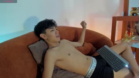 logantwink18 online show from October 15, 2025, 1:11 pm