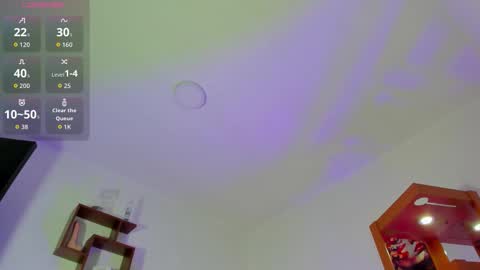 logantwink18 online show from November 7, 2025, 1:44 pm