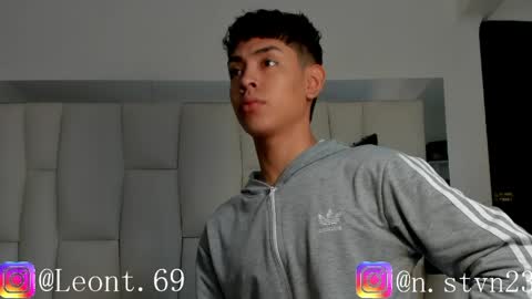 logantwink18 online show from April 20, 2026, 1:25 pm