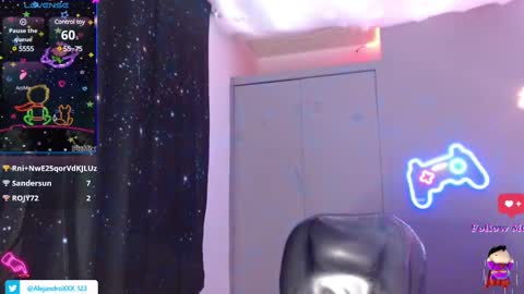 Snapshot of loistwink_1 chatting on February 12, 2025, 11:40 am LOUIS online show from February 12, 2025, 11:40 am