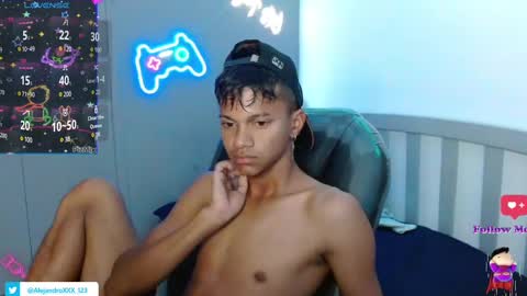 Snapshot of loistwink_1 chatting on February 26, 2025, 9:10 am LOUIS online show from February 26, 2025, 9:10 am