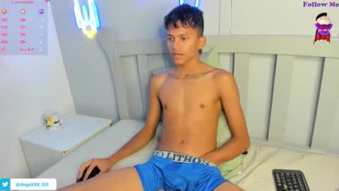 Snapshot of loistwink_1 chatting on October 27, 2025, 1:42 am LOUIS online show from October 27, 2025, 1:42 am