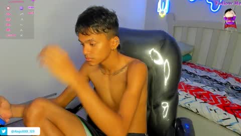 Snapshot of loistwink_1 chatting on October 29, 2025, 4:59 am LOUIS online show from October 29, 2025, 4:59 am