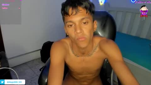 Snapshot of loistwink_1 chatting on November 5, 2025, 5:07 am LOUIS online show from November 5, 2025, 5:07 am