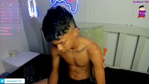 Snapshot of loistwink_1 chatting on November 30, 2025, 7:07 pm LOUIS online show from November 30, 2025, 7:07 pm