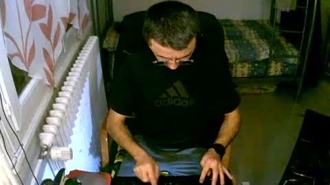 lokoum39 online show from December 29, 2024, 7:43 pm