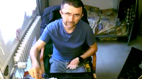 lokoum39 online show from February 10, 2025, 3:42 pm