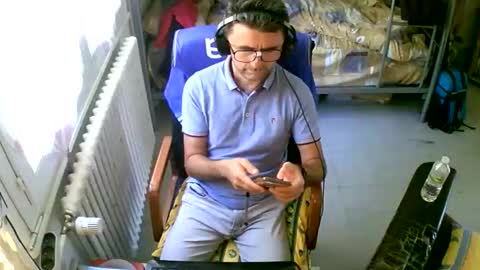 lokoum39 online show from September 19, 2025, 12:39 pm