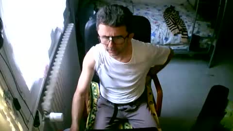 lokoum39 online show from November 1, 2025, 12:29 pm