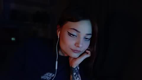 lola online show from April 21, 2026, 2:23 pm