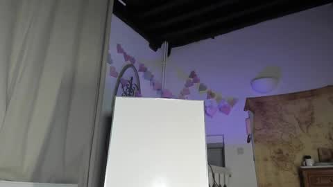 lola_belgium online show from March 3, 2025, 9:05 pm