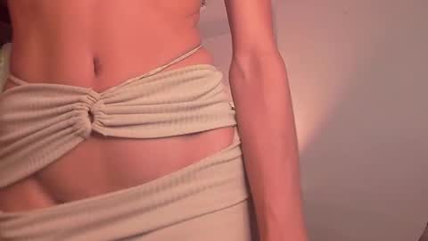 Snapshot of lola_cocks chatting on December 27, 2024, 1:22 am mara online show from December 27, 2024, 1:22 am