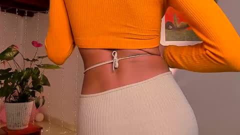 Snapshot of lola_cocks chatting on February 10, 2025, 10:51 pm mara online show from February 10, 2025, 10:51 pm