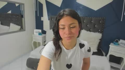 Lola  online show from November 14, 2025, 8:29 pm