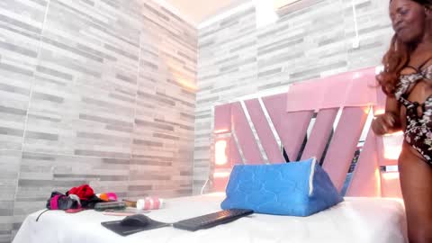 Lola online show from January 24, 2025, 2:30 pm