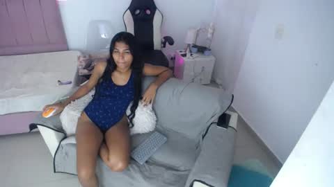 lola_lustrum online show from June 26, 2026, 4:11 pm