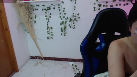 Snapshot of lola_star_ chatting on May 11, 2026, 1:28 pm Lola online show from May 11, 2026, 1:28 pm