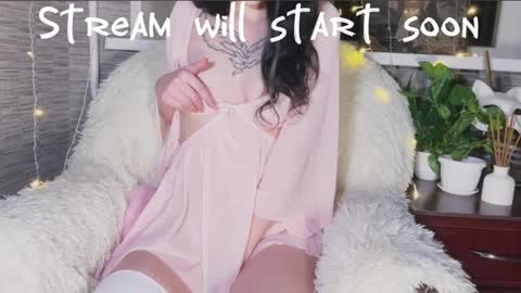 Adelia online show from October 15, 2025, 5:46 pm