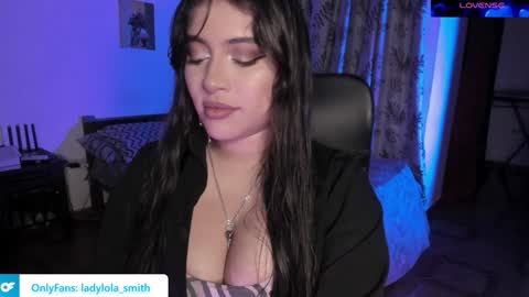 lolaasmith_21 online show from December 15, 2024, 11:53 pm