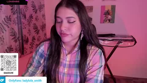 lolaasmith_21 online show from March 10, 2025, 4:07 am