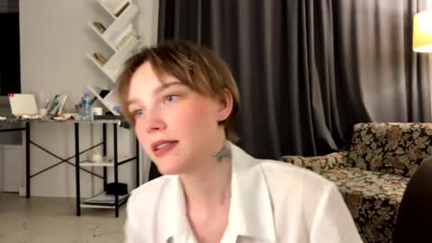 Snapshot of lolaatatee chatting on June 5, 2026, 5:40 pm lolaatatee online show from June 5, 2026, 5:40 pm