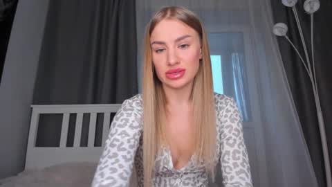 lolabani675452 online show from December 16, 2025, 7:46 am