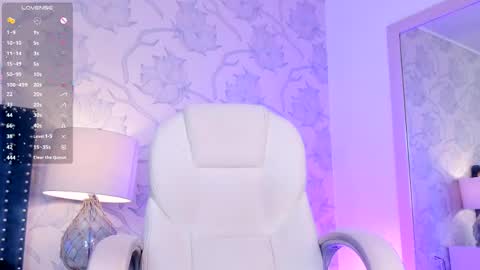  Lola Berry  online show from April 23, 2026, 4:24 am