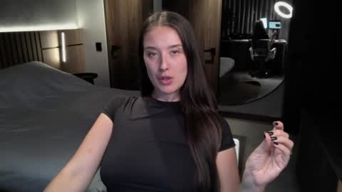 Snapshot of loladom chatting on July 18, 2026, 1:32 am Frt Pr1ncess online show from July 18, 2026, 1:32 am